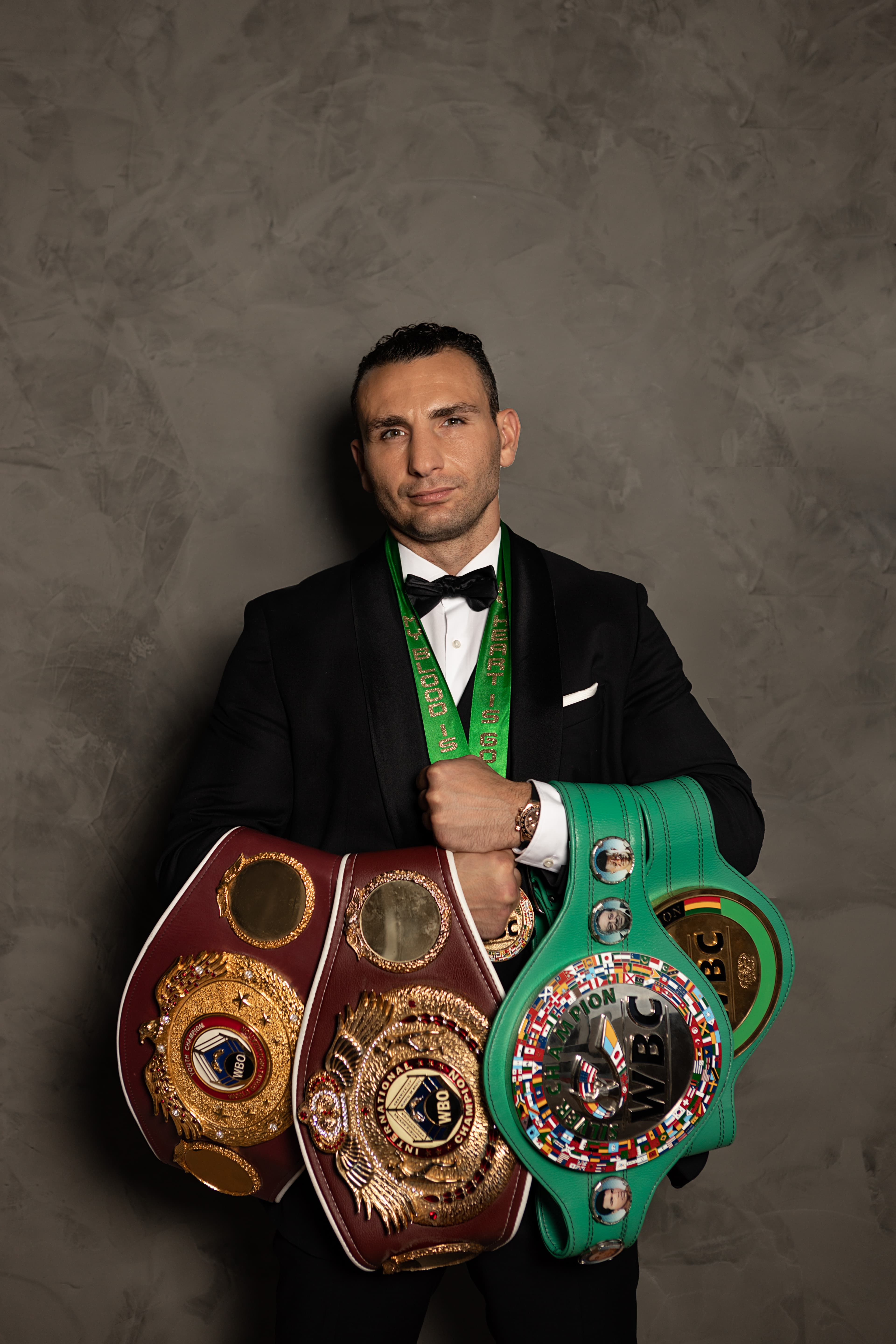 WBC orders Noel Mikaelian to fight David Benavidez or lose belt